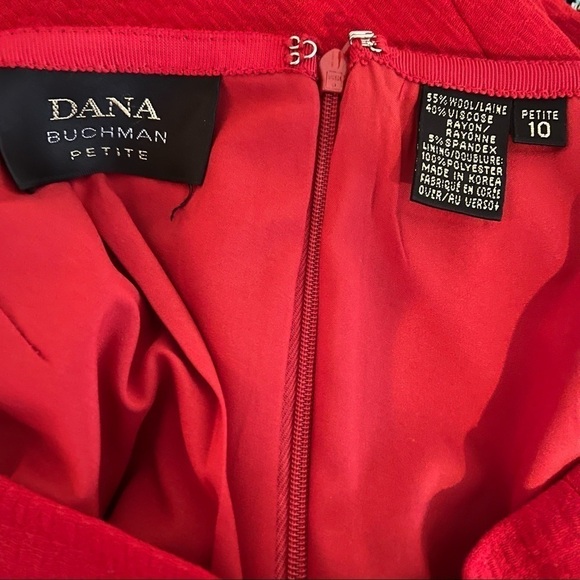 Vintage Dana Buchman red 2-piece skirt suit, front button. Size 10P - Picture 3 of 12